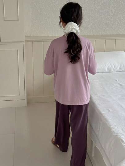 Dazy Kids مجموعة تي شيرت وبنطلون نوم 2 قطعة للفتيات مراهقات مع طباعة أكمام قصيرة وياقة دائرية ، ملابس ربيع/صيف عودة الى المدرسة رمضان