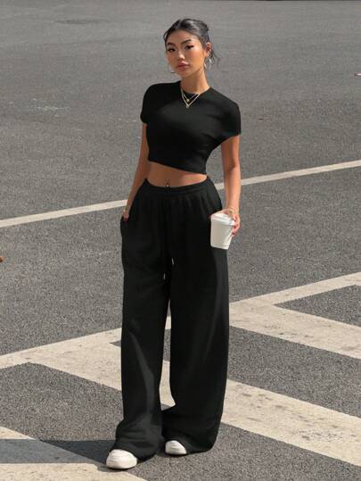 SHEIN EZwear طقم امرأة قطعتين باللون الأحادي، قميص مقصور رقبة مستديرة أكمام قصيرة و بنطلون ، كاجوال
