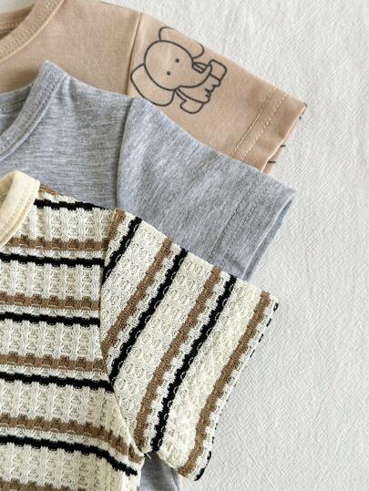 SHEIN مجموعة 3 قطع من الرومبير الملائم للطفل الرضيع الصبي بتصميم فيل برمادي وشريطي وبرتقالي، متقنزع من الأمام، تصميم إبداعي وبسيط مناسب للمنزل والخارج، قطني ناعم ومريح، للحجم 0-3 أشهر، مجموعة ملابس ربيعية / صيفية