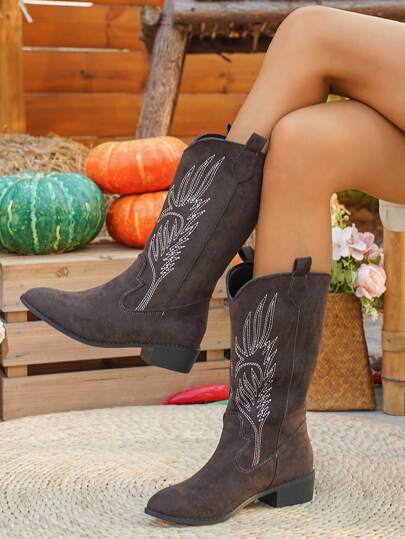 نساء بوت برقبة عالية غربية نمط أمريكي جديد بطرف مدبب مزخرف من الجلد، بوت سويدي بني ميليريت موضة بكعب عالي، بوت كاوبوي بكعب سميك و نمط بانك بتشيلسي