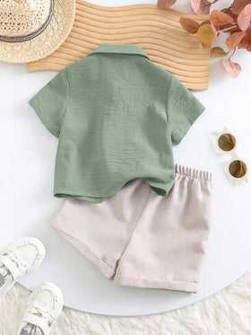 SHEIN 2 قطعة/مجموعة قميص بأكمام قصيرة لون أساسي وشورت بخصر مطاطي للأطفال الذكور والإناث، مناسب للارتداء في الصيف للبقاء في المنزل أو الخروج أو السفر والعطلات