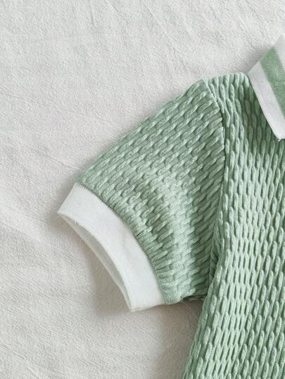 SHEIN Vintaside Kids طقم اطفال صيفي أخضر سادة - ملابس علوية قصيرة الأكمام مع ياقة مطابقة لها وشورت، تصميم بسيط بدون نقوش، فضفاض، مناسب للخروجات والاستخدام المنزلي اليومي والأنشطة الرياضية المريحة