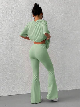 SHEIN EZwear بذلة بنطلون مطرز بنمط الحروف مع قصة منتفخة من اللون الأخضر الزيتوني المحبوك