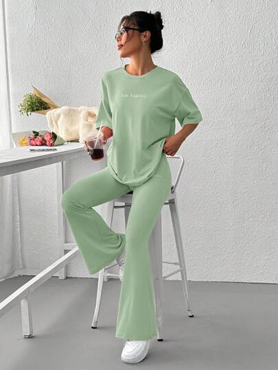 SHEIN EZwear بذلة بنطلون مطرز بنمط الحروف مع قصة منتفخة من اللون الأخضر الزيتوني المحبوك