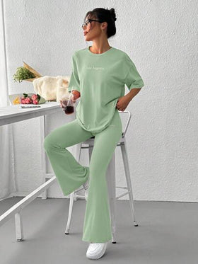 SHEIN EZwear بذلة بنطلون مطرز بنمط الحروف مع قصة منتفخة من اللون الأخضر الزيتوني المحبوك