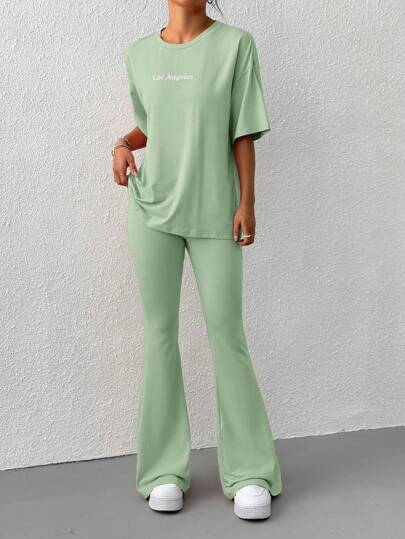 SHEIN EZwear بذلة بنطلون مطرز بنمط الحروف مع قصة منتفخة من اللون الأخضر الزيتوني المحبوك