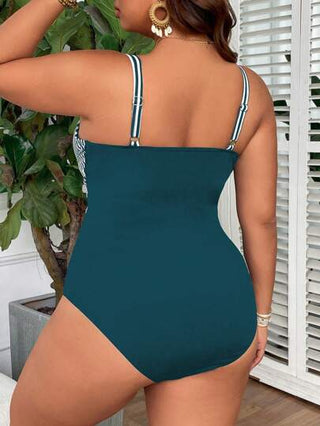 Swim Lushoire بدلة سباحة قطعة واحدة مبطنة مجعدة وبنمط متصالب للنساء البدينات، ذات طراز شاطئي بسيط