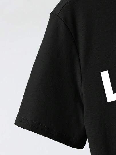 SHEIN طقم بيجاما مريح مكون من 2 قطعة، تي شيرت بأكمام قصيرة وطباعة حرفية وشورت فضفاض للأولاد المراهقين