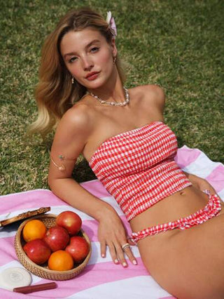 طقم تانكيني حريمي Swim Mod 25 قطعة من أسلوب الفتاة الطازجة، بيكيني يتميز بتصميم كشكش وخطوط قماش مربعات باللون الأحمر