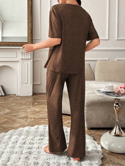 Shein Underwear&Sleepwear Maternity بيجاما حمل بتصميم رضاعة طبعات حرفية وسراويل أكمام قصيرة، طقم بيجاما عادي