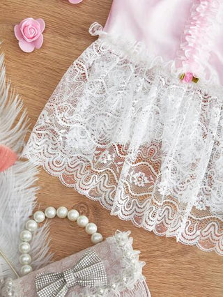 لانجيري حريمي FairyFlirt مجموعتين من قميص النوم الحريمي مزين بالدانتيل الأبيض على قماش قطني وردي، حريمي مثير - قميص نوم + سروال داخلي