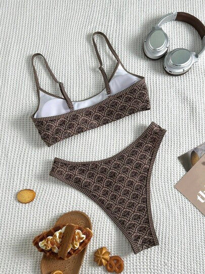 طقم تانكيني حريمي Swim Mod طقم بيكيني نسائي مكون من ملابس علوية بحمالات رفيعة بطبعة عشوائية وسروال سباحة بخصر مرتفع قطعتين