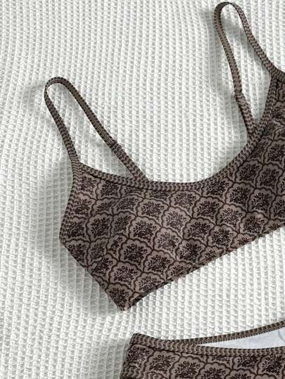 طقم تانكيني حريمي Swim Mod طقم بيكيني نسائي مكون من ملابس علوية بحمالات رفيعة بطبعة عشوائية وسروال سباحة بخصر مرتفع قطعتين