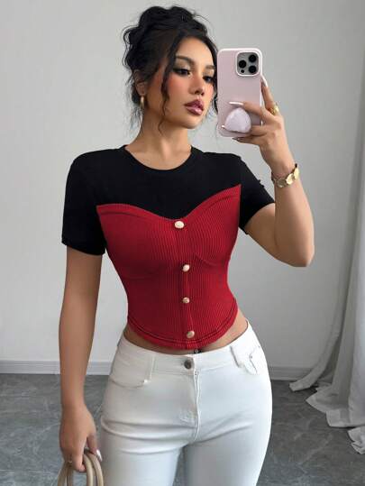 Elenzga تي شيرت نسائي عصري، انيق، وجذاب قصير الأكمام، تصميم شبه قطعتين، رقبة مستديرة، تقسيم بألوان متباينة، تقسيم بشكل كأس، ملمس زر نسيج، مناسب للربيع والصيف