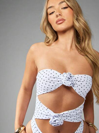 مايوه حريمي قطعة واحدة MISSGUIDED بكيني أحادي اللون مع تصميم نقطي كلاسيكي وفتحات وتفاصيل فراشة مزدوجة بطراز رجعي، ملابس السباحة والأزياء العالية الأنيقة للأجازات والمنتجعات الشاطئية وحمامات السباحة في الصيف، بدلة سباحة قطعة واحدة