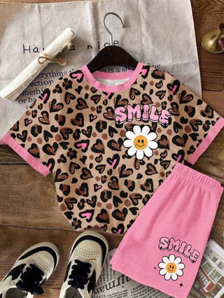 girls-sets مجموعة تي شيرت وشورت قطعتين من صيحات الفتيات التي تحتوي على رسومات الفهد والنقاط والأزهار الرجعية بطبعات عصرية ،قطع صيفية مصغرة, محايدة، قصيرة الأكمام منتجات عصرية مناسبة للفتيات في سن المراهقة