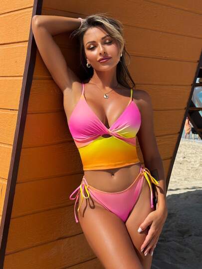 طقم تانكيني حريمي Swim طقم تانكيني كبير الحجم للنساء البالغات بطباعة أومبير، مع وسط مجدول ، وشورت بطباعة التدرج السادة، مناسب لعطلة الشاطئ