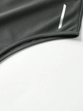 بدلة رياضية خارجية، توب وشورت مُجموعة من اللون الرمادي الداكن المُنفِّس، عصري ومريح للرياضة الصيفية، الجري، التنزُّه