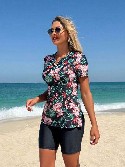 طقم تانكيني حريمي Swim Lushoire مجموعة تانكيني للنساء بطبعة زهور استوائية وقميص أكمام قصيرة، وشورت لون سادة