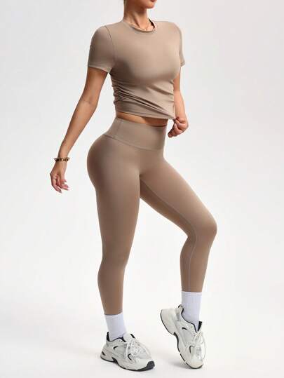 SHEIN Sport Studio بدلة رياضية حريمي من 2 قطعة، ملابس علوية كم قصير وبنطلون طويل، لون خاكي، تصميم مخيط، للرقص والياقة البدنية