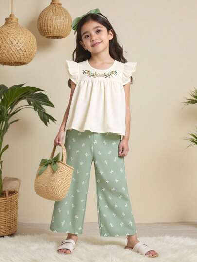 SHEIN Vintaside Kids طقم بناتي مطبوع بالفراشات: بلوزة بطرز أزهار وأكمام قبعة، بنطلون كاجوال واسع الساق مطبوع بتصميم الفراشات، طقم صيفي بطراز فينتاج عذب