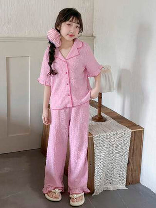 بيجاما بدلة نوم مكونة من قطعتين لفتيات المراهقات، عبارة عن ملابس علوية بياقة جاكار مزركشة بكسرات وأكمام قصيرة و بنطلون طويل، مصنوعة من قطعة قطنية مريحة ومريحة