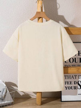SHEIN تي شيرت تي شيرت صبي المراهق بياقة دائرية، أكمام قصيرة، جيوب رقعة بنسيج القطن الأنبوبي المموج، مريح وعصري ودائم الاستخدام، ناعم وهين، مناسب للربيع والصيف، للارتداء اليومي، للعب في الخارج، للمدرسة، الشارع، الحفلات والترفيه