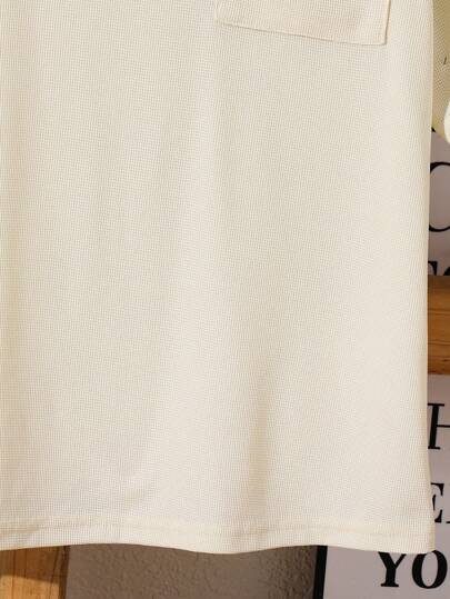 SHEIN تي شيرت تي شيرت صبي المراهق بياقة دائرية، أكمام قصيرة، جيوب رقعة بنسيج القطن الأنبوبي المموج، مريح وعصري ودائم الاستخدام، ناعم وهين، مناسب للربيع والصيف، للارتداء اليومي، للعب في الخارج، للمدرسة، الشارع، الحفلات والترفيه