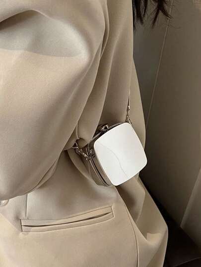 حقيبة أكريليك مربعة صغيرة شخصية بطراز كلاسيكي شائع، حقيبة كروس بودي أنيقة ذات تصميم متنوع لامع وأنيق، محفظة نقود وحافظة سماعات رأس مصممة بجودة عالية وتصميم راقي