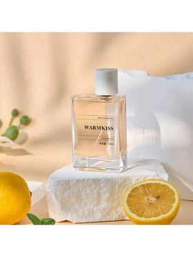 زجاجة رذاذ عطر الزهور والفواكه سعة 50 مل، عطر منعش وطويل الأمد برائحة الفراولة والعنب الأخضر، ضروري للإجازات الصيفية. مناسب للنزهات الصيفية اليومية ويمكن استخدامه في أي موقف، ليأخذك إلى عالم الفواكه
