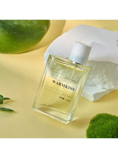زجاجة رذاذ عطر الزهور والفواكه سعة 50 مل، عطر منعش وطويل الأمد برائحة الفراولة والعنب الأخضر، ضروري للإجازات الصيفية. مناسب للنزهات الصيفية اليومية ويمكن استخدامه في أي موقف، ليأخذك إلى عالم الفواكه