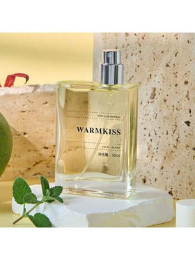 زجاجة رذاذ عطر الزهور والفواكه سعة 50 مل، عطر منعش وطويل الأمد برائحة الفراولة والعنب الأخضر، ضروري للإجازات الصيفية. مناسب للنزهات الصيفية اليومية ويمكن استخدامه في أي موقف، ليأخذك إلى عالم الفواكه
