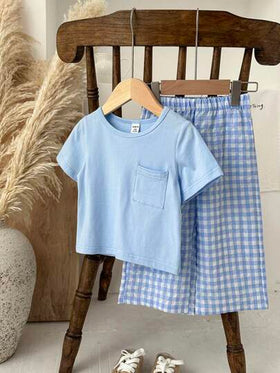 SHEIN Vintaside Kids طقم ملابس علوية قصيرة الأكمام وبنطال مربعات لطيف للأولاد الرضع، مناسب للصيف، البيت والسفر، 2 قطعة