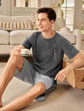 Manfinity Underwear&Sleepwear Basics بيجاما رجالية قصيرة الأكمام وشورت بلون سادة