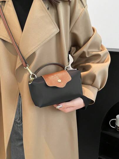حقيبة كروس بودي نسائية صغيرة من قماش النايلون، تصميم مغناطيسي على شكل كعكة، كاجوال وجميلة وعصرية، مناسبة للسنة الجديدة والشاطئ