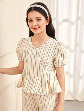 girls-sets طقم مكون من بلوزة كاجوال فضفاضة مزينة بكسرات وكشكشة على الذيل وأكمام منتفخة مع بناطيل واسعة مستقيمة الساق بنقشة خطوط منسوجة مناسب للفتاة المراهقة ، أنيق للعطلات والتنقل