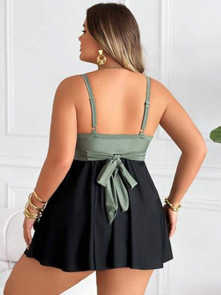 SHEIN CURVE+ بدلة سباحة للسيدات ذوات المقاسات الكبيرة مكونة من 2 قطعة، لون سادة مرن عالي الخصر بتنورة سباحة، مخفف وعادي للاستخدام في المسبح والحمامات الساخنة