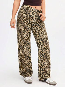 SHEIN EZwear جينز مستقيم ذو جيوب برسم النمر للكاجوال
