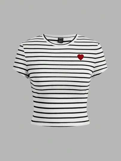 EZwear 4 قطع تي شيرت نسائي مناسب للربيع والصيف، بأكمام قصيرة وياقة مستديرة، قصير الطول ، بتصاميم مختلفة وسادة على شكل قلب أحمر ، أسود وأبيض بخطوط