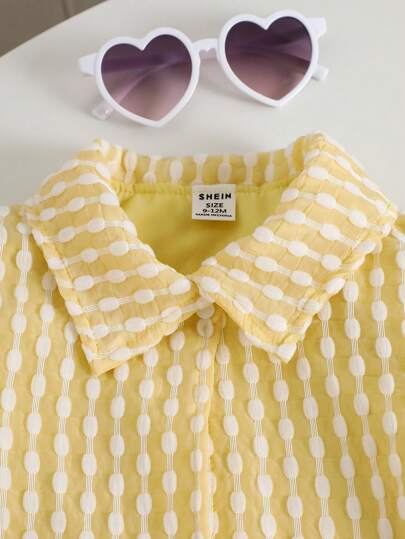 مجموعة ملابس رضيعات 3 قطع - قميص أكمام قصيرة بنسيج ملمس + سراويل قصيرة + بدلة قصيرة بحمالات، أسلوب عطلة وقت الفراغ للبنات الصغار، مثالية للارتداء اليومي ، حصري للصيف