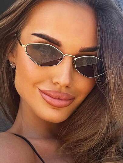 زوج من النظارات للمرأة إطار معدني هندسي ذهبي بلون أحادي كامل، طراز عتيق وأنيق مناسب للصيف والشاطئ والرحلات الخارجية والسفر
