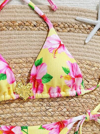 Sweetro مجموعة بكيني نسائية قطعتين مكونة من ملابس علوية حلقي مزخرف بطباعة أزهار عشوائية وبيكيني مزين بقطع معدنية للربط ملائمة للاستخدام في شاطئ الصيف والعطلات