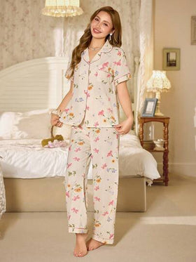 CottageSlumber طقم بيجامة قصير الأكمام مطبوع بالزهور للنساء في فصل الصيف والعطلات، تفاصيل أنيقة ومريحة بتصميم زهري فاخر