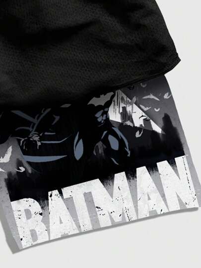 ROMWE MEN Batman X ROMWE شورت رجالي صيفي كاجوال مطبوع برسم الخفافيش والحروف مع خصر رباط سحاب