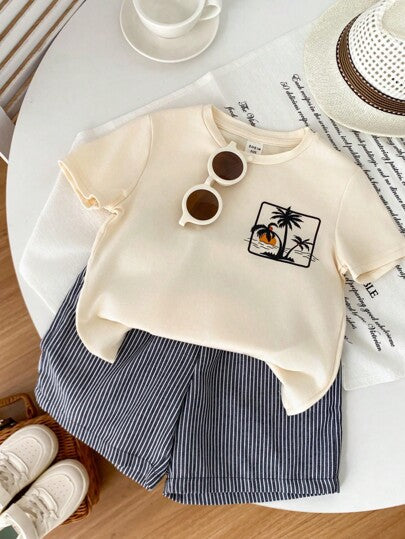 SHEIN مجموعة قميص كاجوال بأكمام قصيرة وطباعة أشجار النخيل وشورت مخطط بخصر مطاطي للأولاد المراهقين، مناسبة للمدرسة والأعياد والأداء والاستخدام اليومي والسفر، مناسبة للربيع والصيف