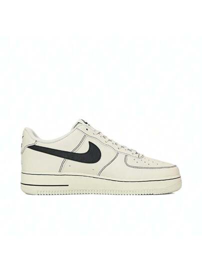 Nike أحذية رياضية رجالي طراز إير فورس 1 '07 إل في 8 سبورت/كلاسيكي منخفض 2025 HQ2037-200