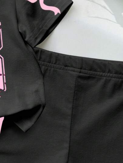 SHEIN طقم لطيف من بلوزة قصيرة الأكمام وقصرات بياقة مستديرة للفتيات الرضع، مزين بفيونكة ورقم 23 ، مناسب للربيع والصيف، إطلالة بسيطة وعادية