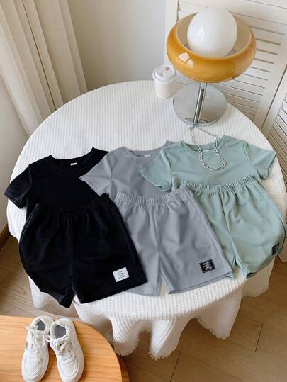 SHEIN 6 قطع / مجموعة للأطفال الرضع بنات/أولاد ملابس الأساسية بقميص T-shirt بأكمام قصيرة بطباعة أحرف وشورت بخصر مطاطي ، ملائمة للربيع والصيف