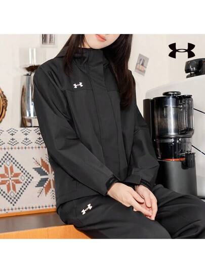 Under Armour جاكيت نسائية موديل 2025 جديد، رياضات خارجية وقت الفراغ بسيطة، أساسية، مقاومة للرياح، مزودة بغطاء للرأس 23600402-001