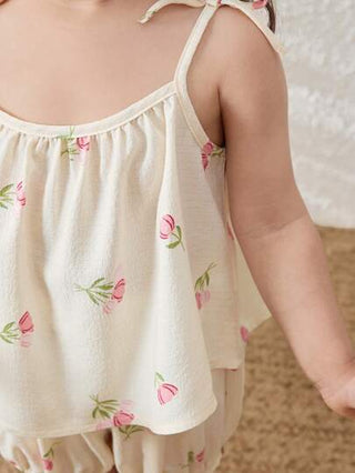 Blossori مجموعة بنطلون قصير وقميص بحمالات للأطفال الرضع الذهبي بطراز زهري ريفي